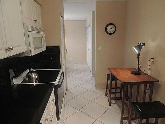 4th image of 6770 Indian Creek Dr. #4R