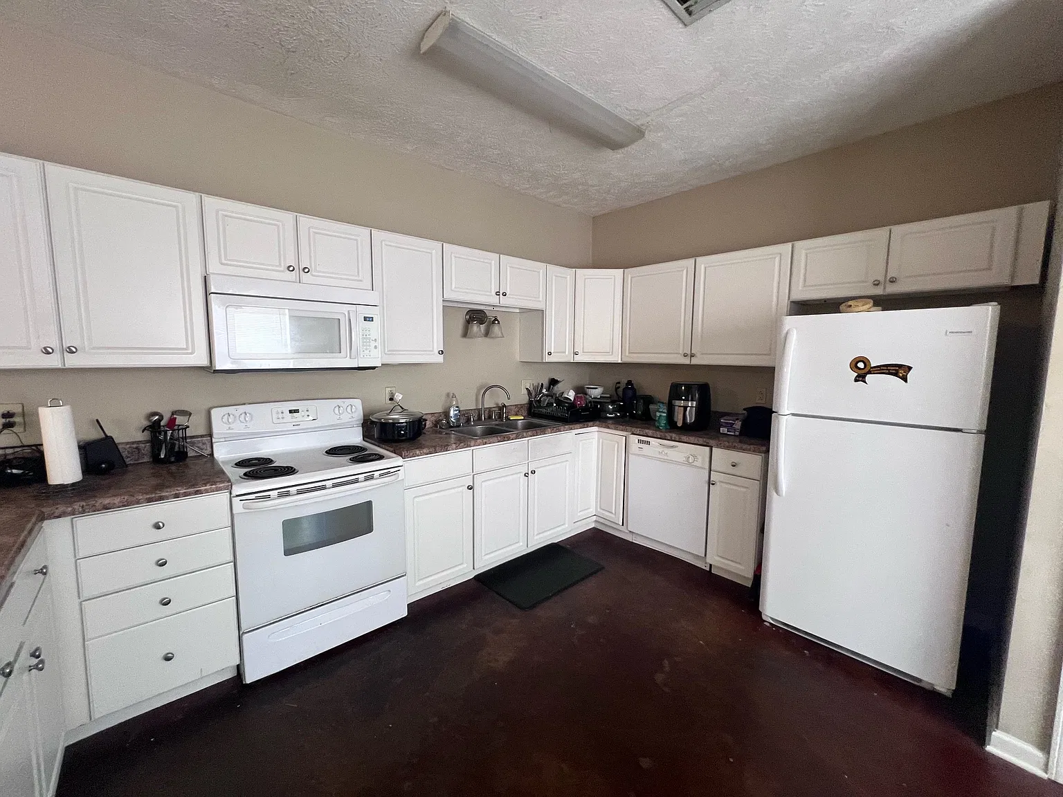 3 bed, 1370 sqft, $1,680 — Photo 2