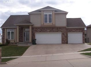 1063 Goldenrod Dr, Iowa City, IA 52246