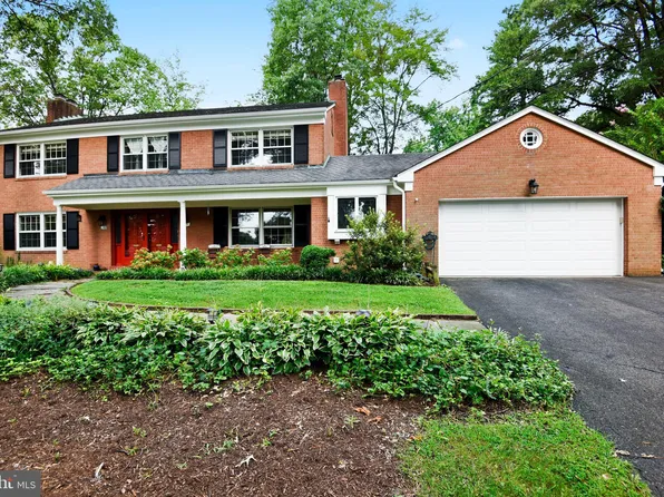 7408 Admiral Dr, Alexandria, VA 22307