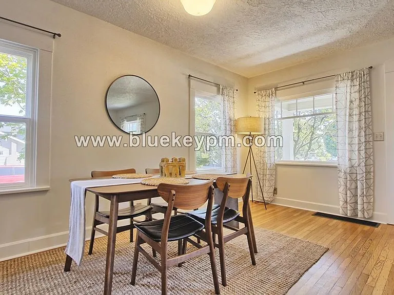 5271 NE 30th Ave — Photo 5