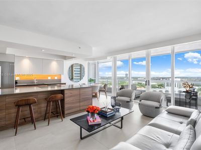 21055 Yacht Club Dr APT 2707, Aventura, FL, 33180