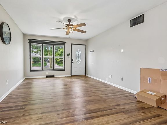 3rd image of 249 Erieview Blvd