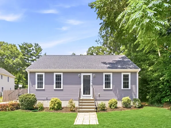 56 Milford St, Halifax, MA 02341