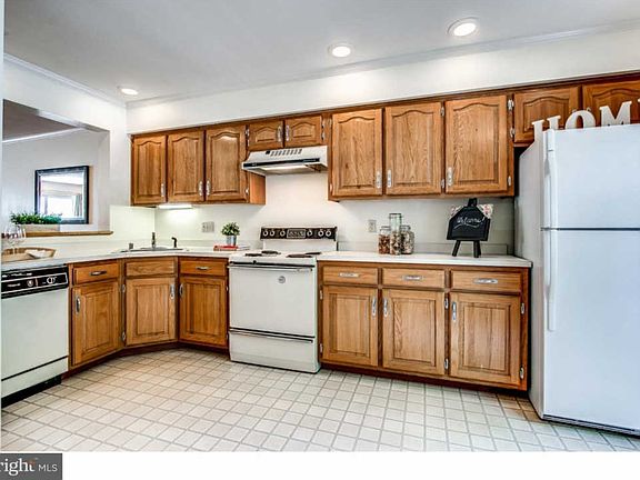 4th image of 4734 Weatherhill Dr