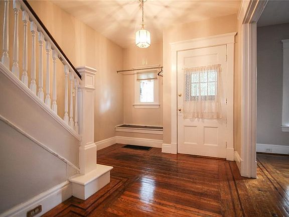 4th image of 88 Blaine Ave