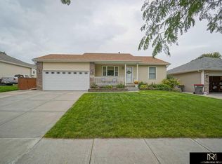 2021 Breckenridge Dr, Lincoln, NE 68521