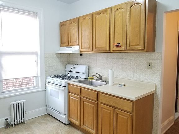 2nd image of 2576 44th St APT 3F