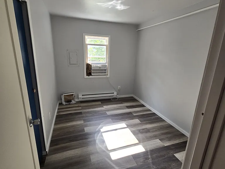 307 E 3rd St #C — Photo 2