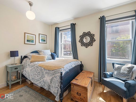 3rd image of 308 Bedford Ave #2L