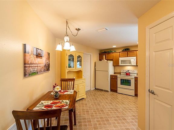 4th image of 2082 Countrywind Ct