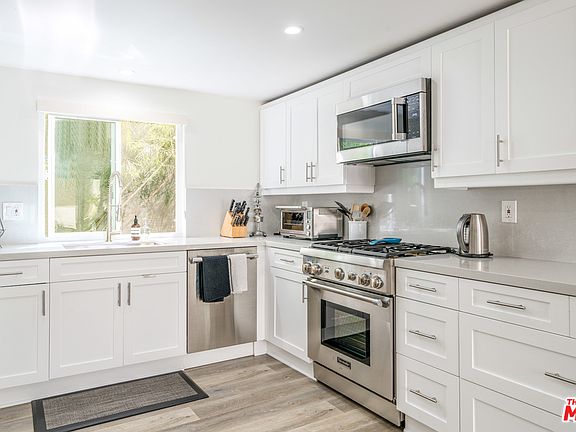 5th image of 6503 Dume Dr #B