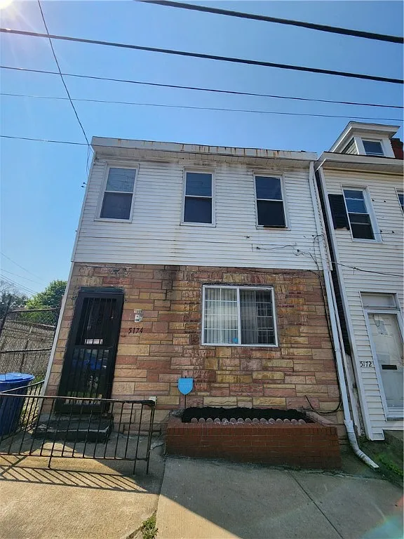 5174 Broad St photo 1