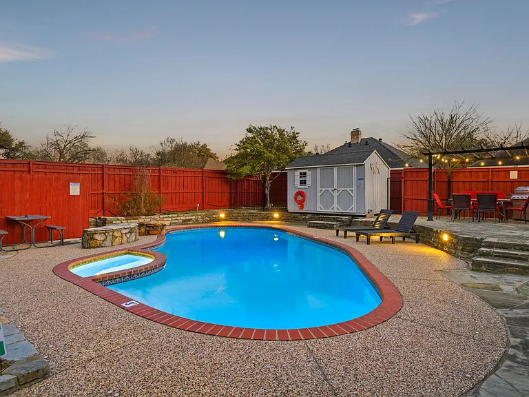 1424 Cobblestone Dr — Photo 34