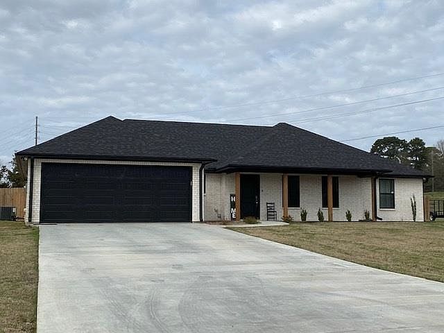 1st image of 27 Hunnington Dr