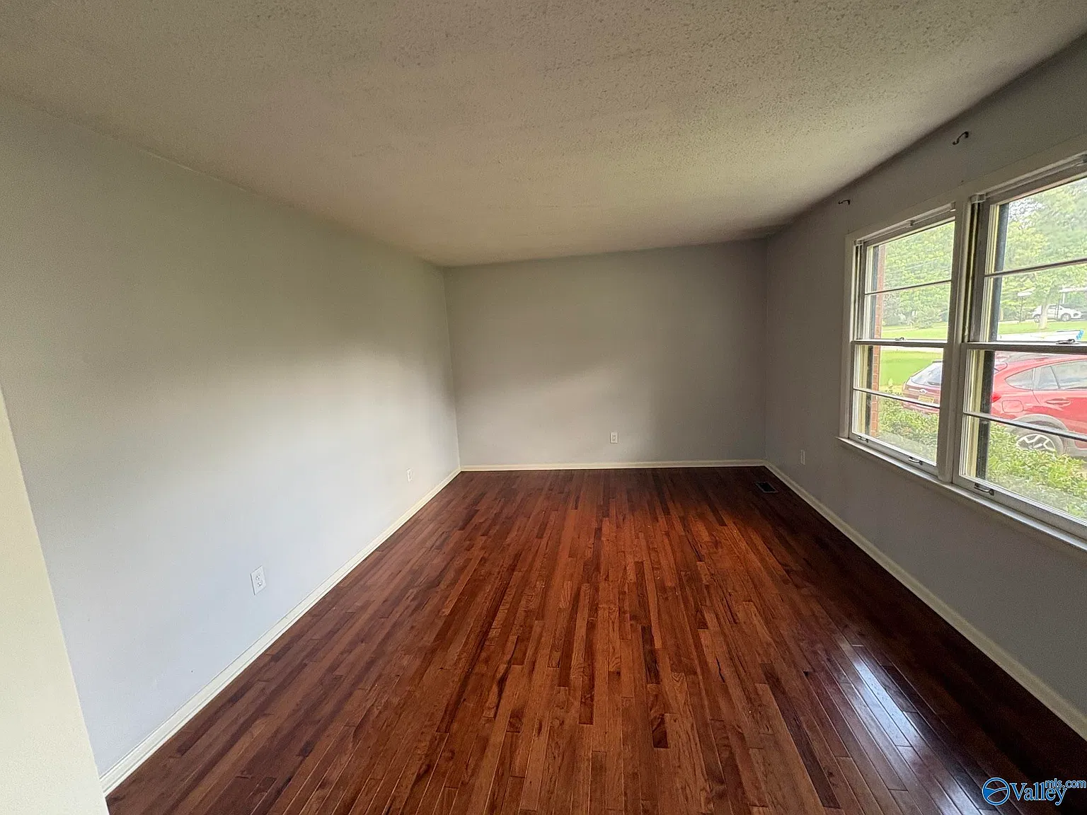 3 bed, 2.0 bath, 1372 sqft, $1,700 — Photo 4