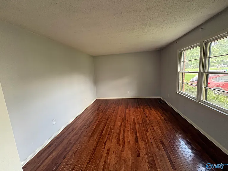 125 Meadow Dr — Photo 4