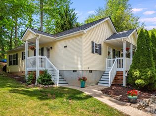 112 Shadowlawn Dr, Asheville, NC 28806