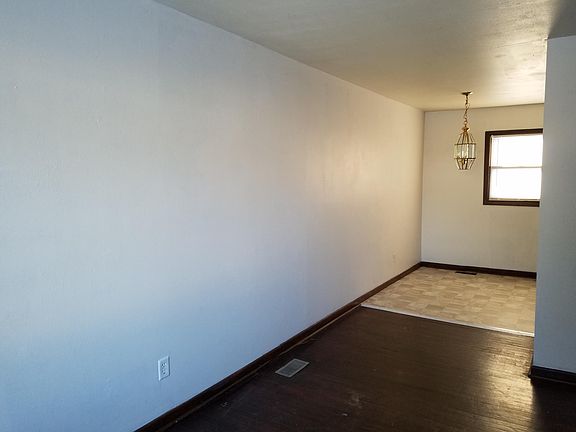 3rd image of 2603 Forsythia Dr