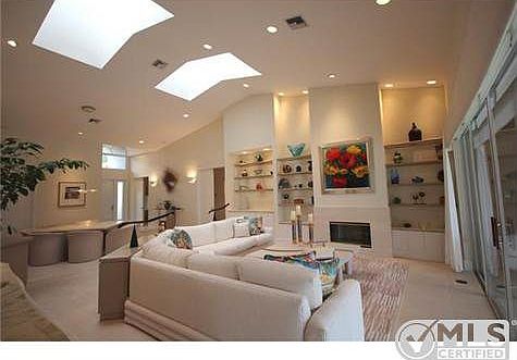 4th image of 275 Regatta Dr