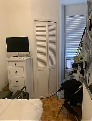 Rented by M.Grossman R.E. Management | media 9