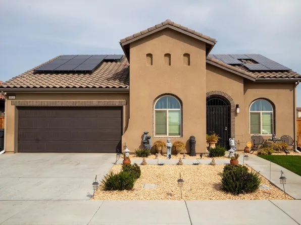 9520 Woodland Ridge Ln, Shafter, CA 93263