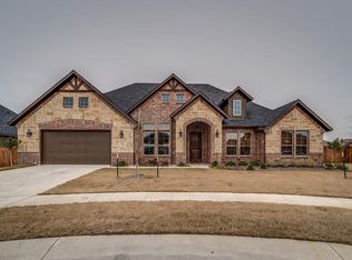 112 Piper Pkwy, Waxahachie, TX 75165