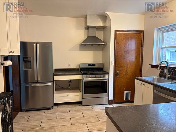 5th image of 3355 Elizabeth Dr