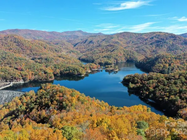 270 Nannyberry Ln, Tuckasegee, NC 28783