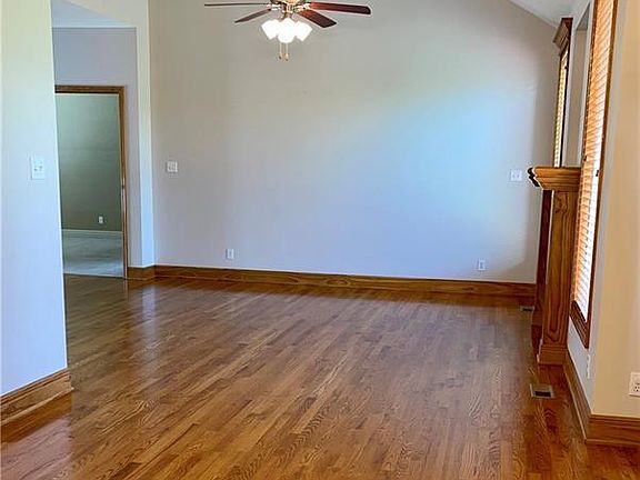 5th image of 4936 Parkway Dr
