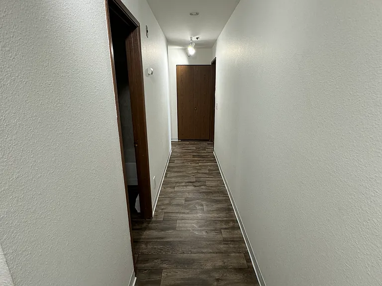 Bryn Mawr Plaza Apartments — Photo 19