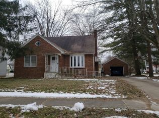 107 E Southeastern St, Galien, MI 49113