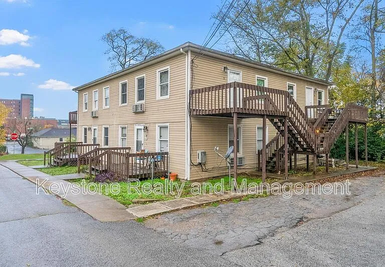 1525 Ferrell St #1 — Photo 14