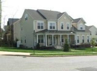 951 Hidden Park Pl, Herndon, VA 20170