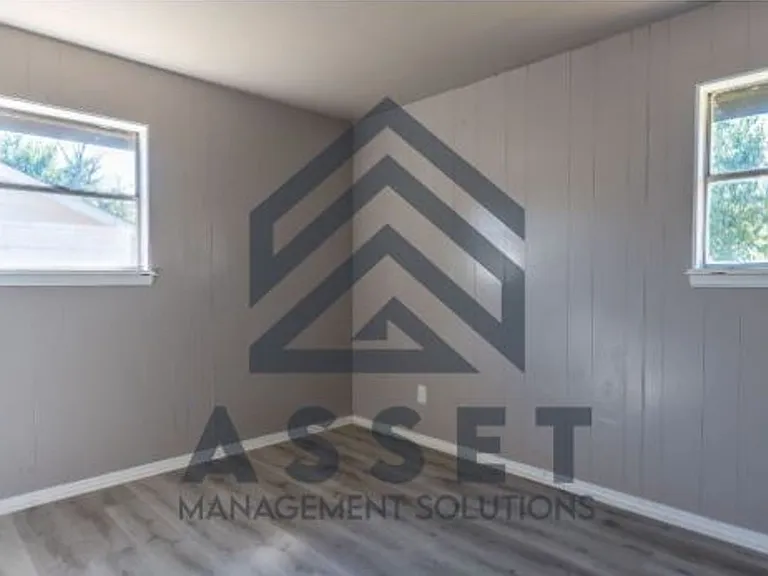 3721 Parkwoods Ln — Photo 18