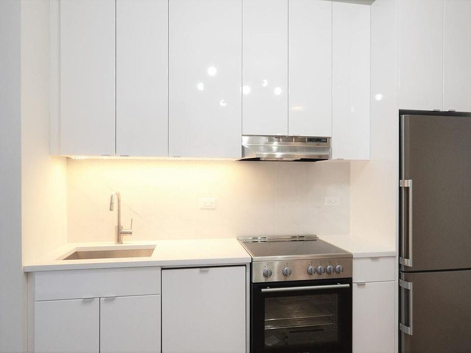 1st image of 254 Seaman Ave APT F8