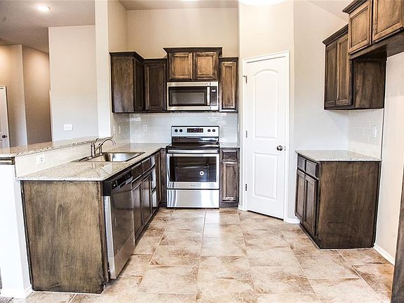 4th image of 9136 SW 48th Ter