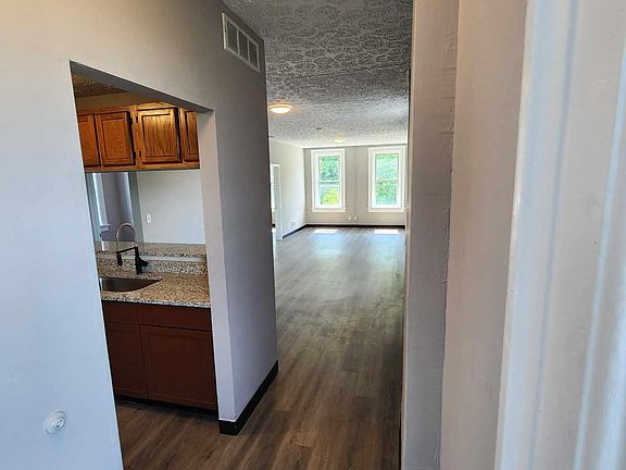 3rd image of 2566 Beekman St APT 3A