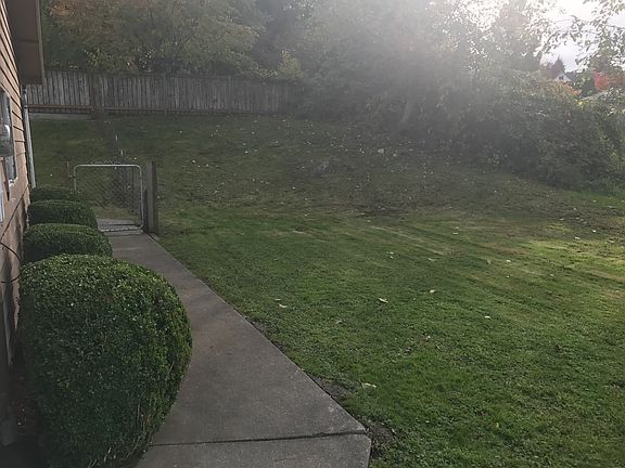 5th image of 3812 Seneca Dr