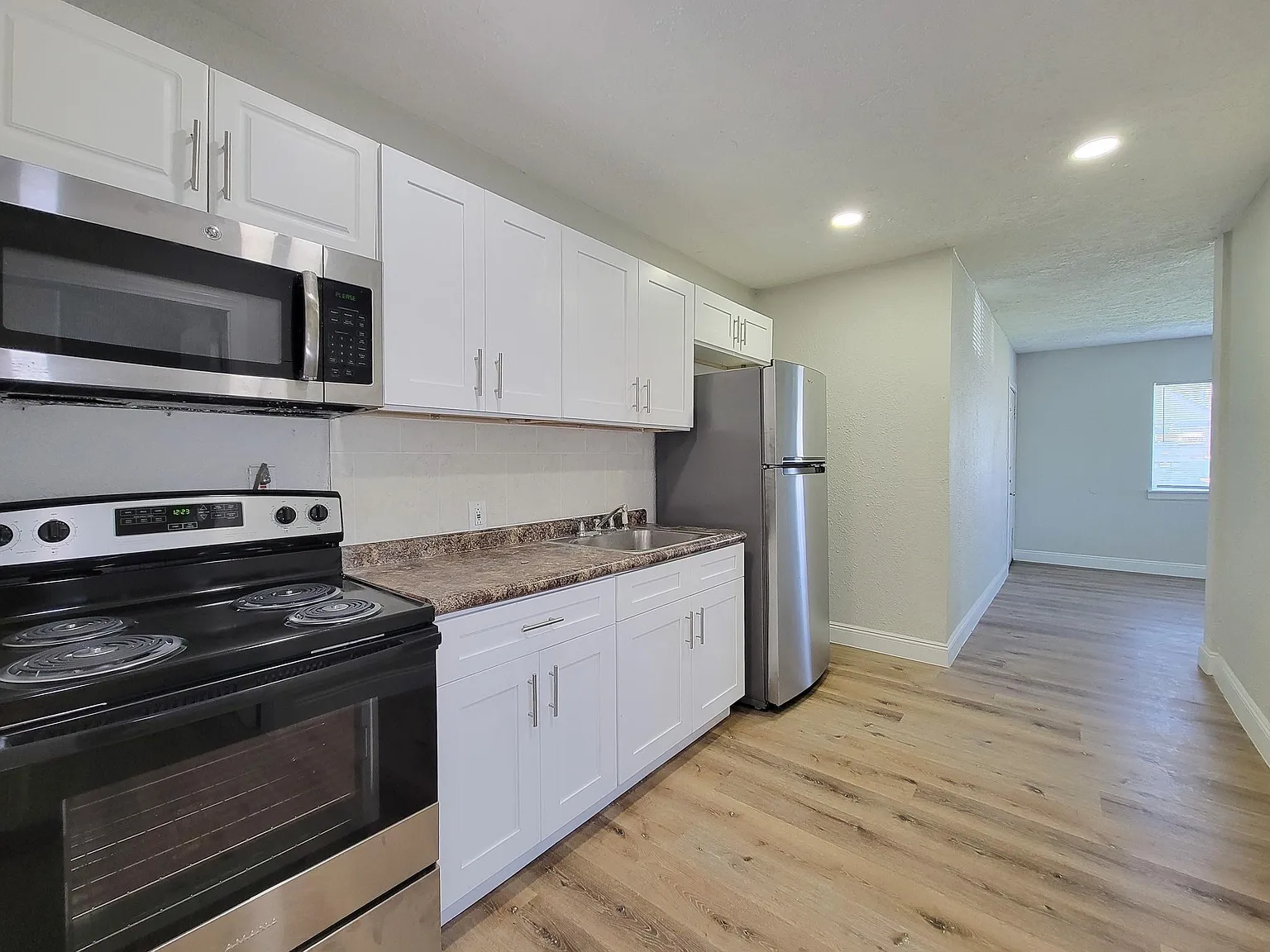711 Avenue A — Photo 3