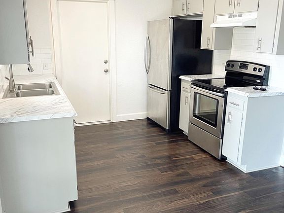 5th image of 1120 Frances St