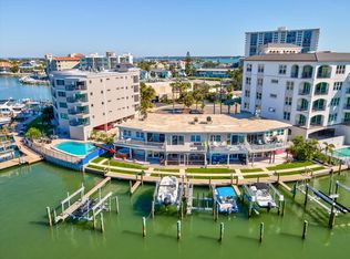 205 Dolphin Point APT 4, Clearwater, FL 33767