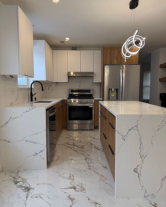 1st image of 78 Kristopher Dr