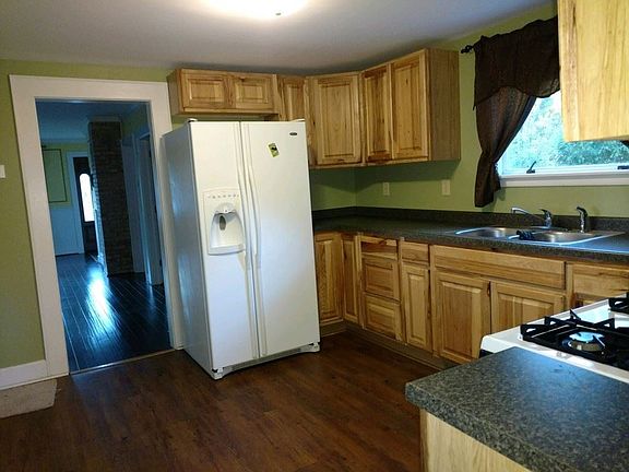 3rd image of 509 E A St