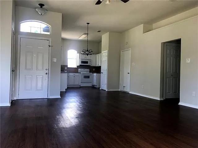 6310 Jessica Way — Photo 5