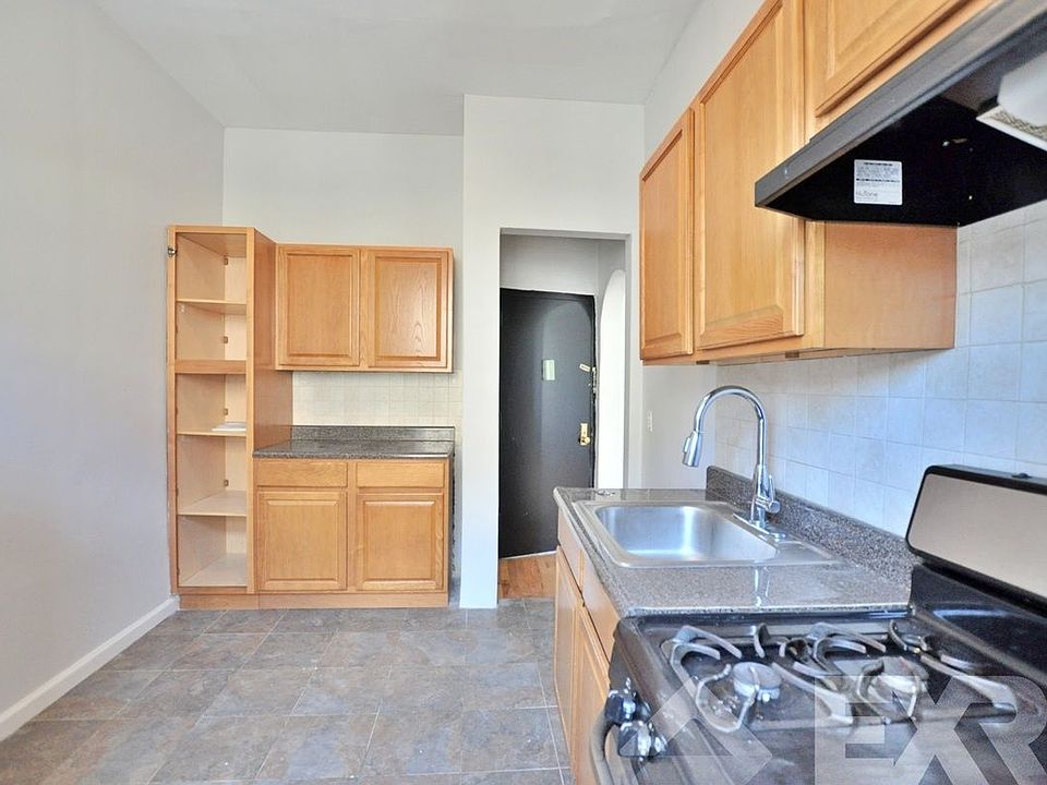 1st image of 944 Marcy Ave #2DA