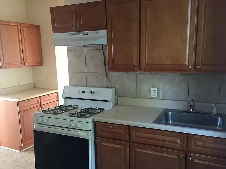 32 Beech St #6D — Photo 1