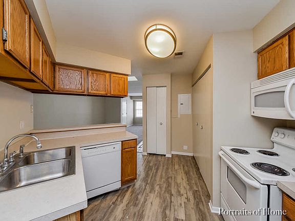 5th image of 1609 Country Lakes Dr APT 206