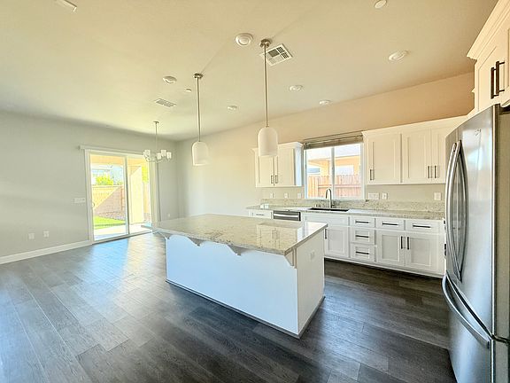 4th image of 1521 Wadsworth Cir
