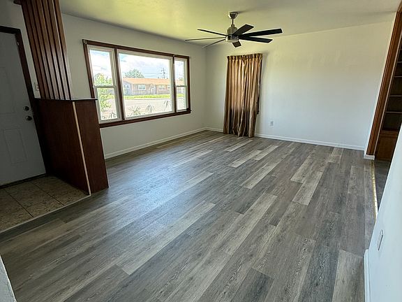 2nd image of 1501 E Everglade Ave